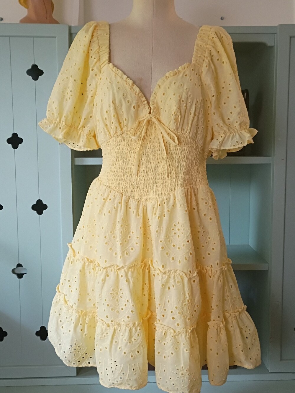 Yellow Eyelet Stretch Waist Peasant Dress. Puffed Sleeve Size XL
